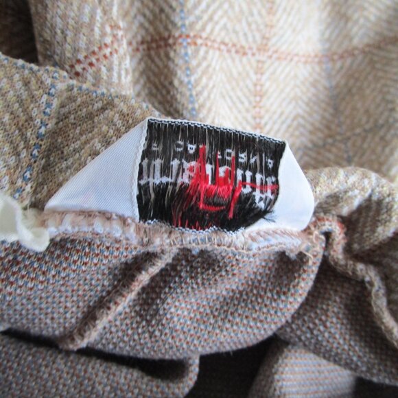 1970s brown faux wool slacks with elastic waist. Plaid, used condition. - Picture 12 of 12